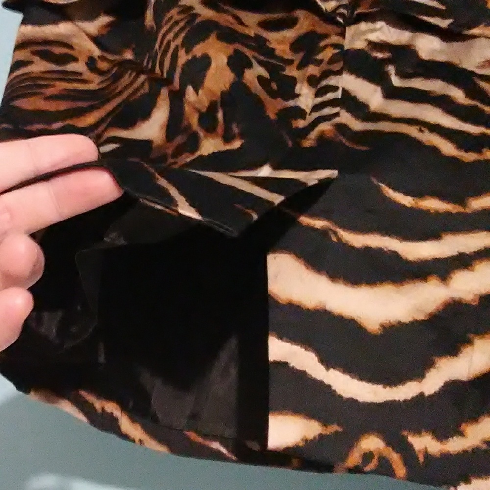 SALENWOT INC International Concepts Mini Skirt. 14 - Picture 4 of 8